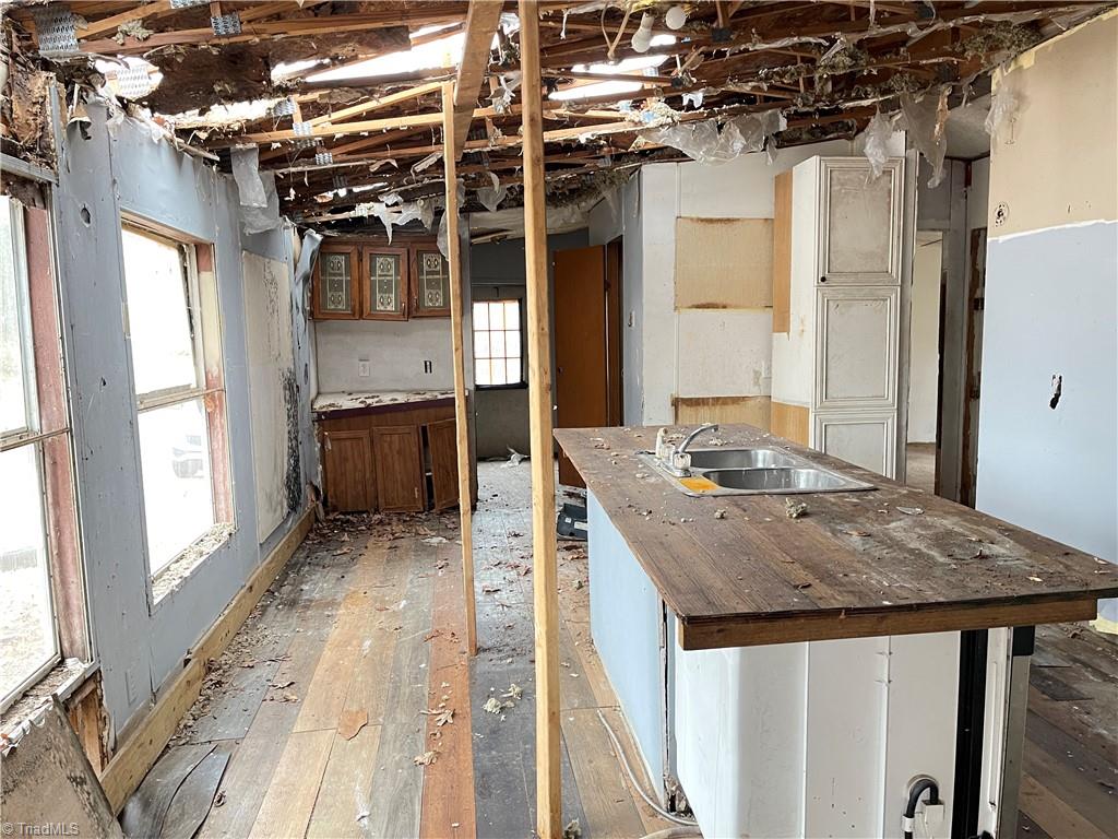 property viewer photo 3