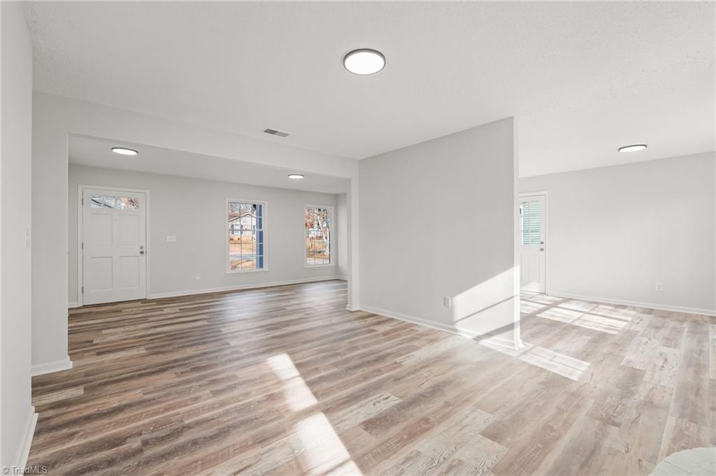 property viewer photo 11