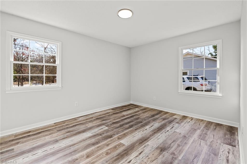 property viewer photo 18