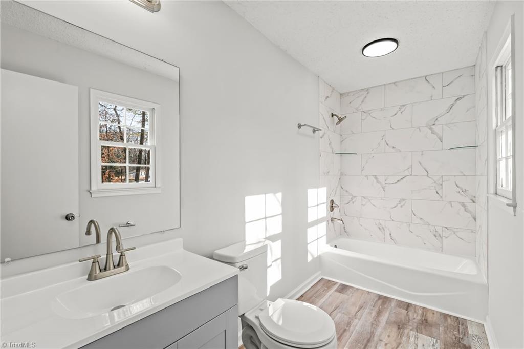 property viewer photo 20