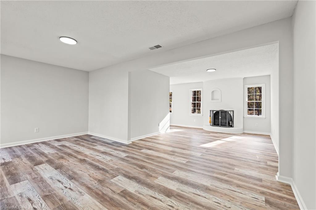 property viewer photo 6