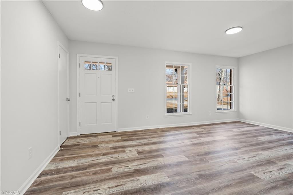 property viewer photo 7