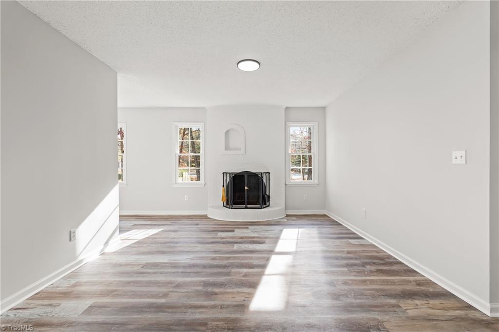property viewer photo 9