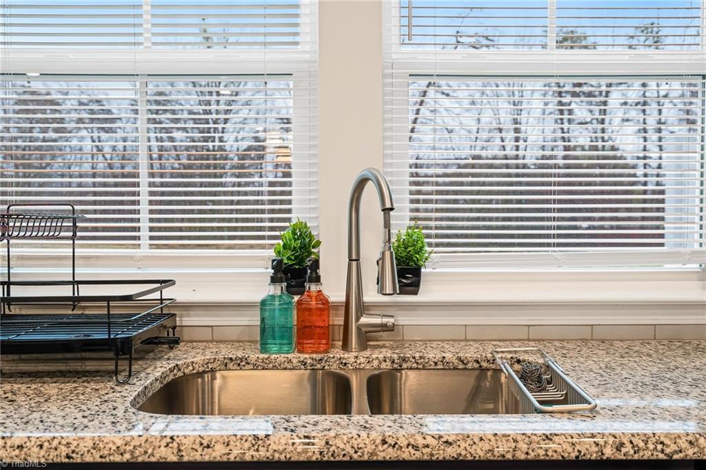 property viewer photo 14