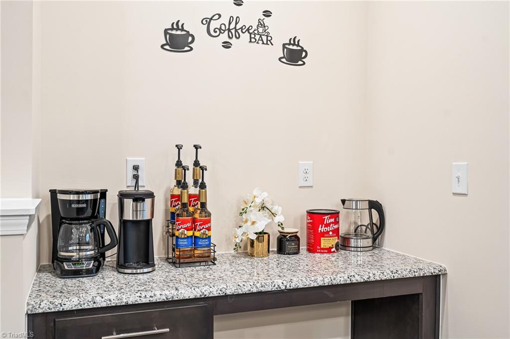 property viewer photo 16