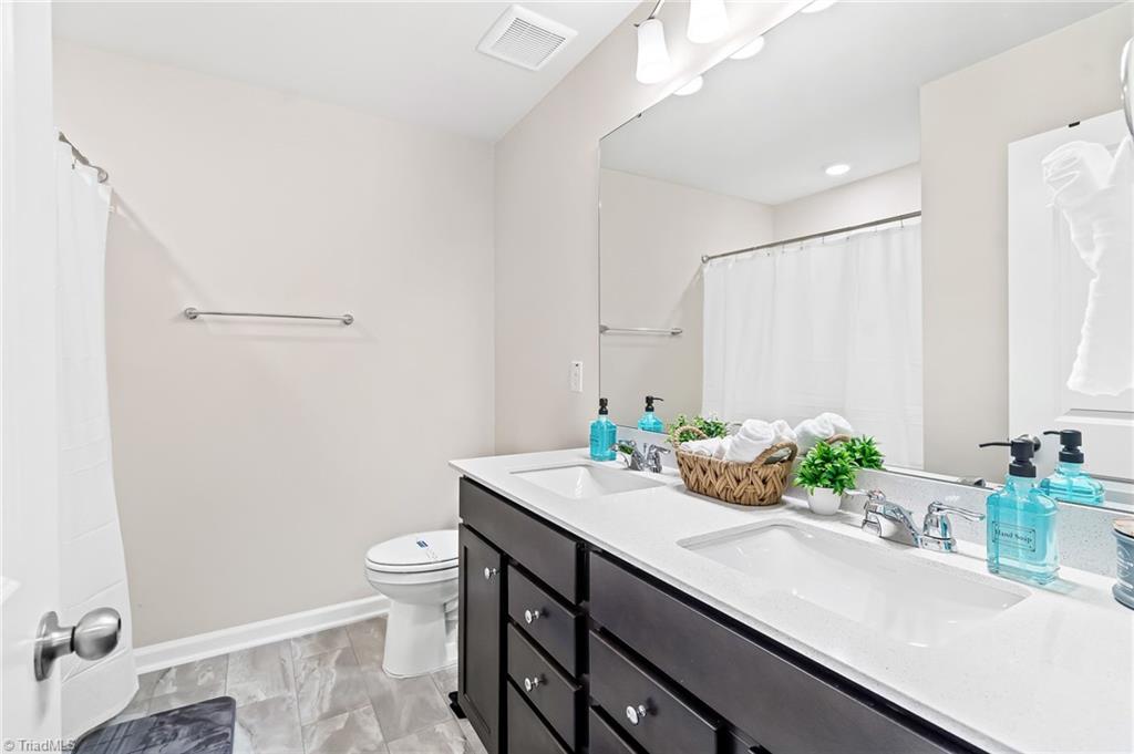 property viewer photo 26