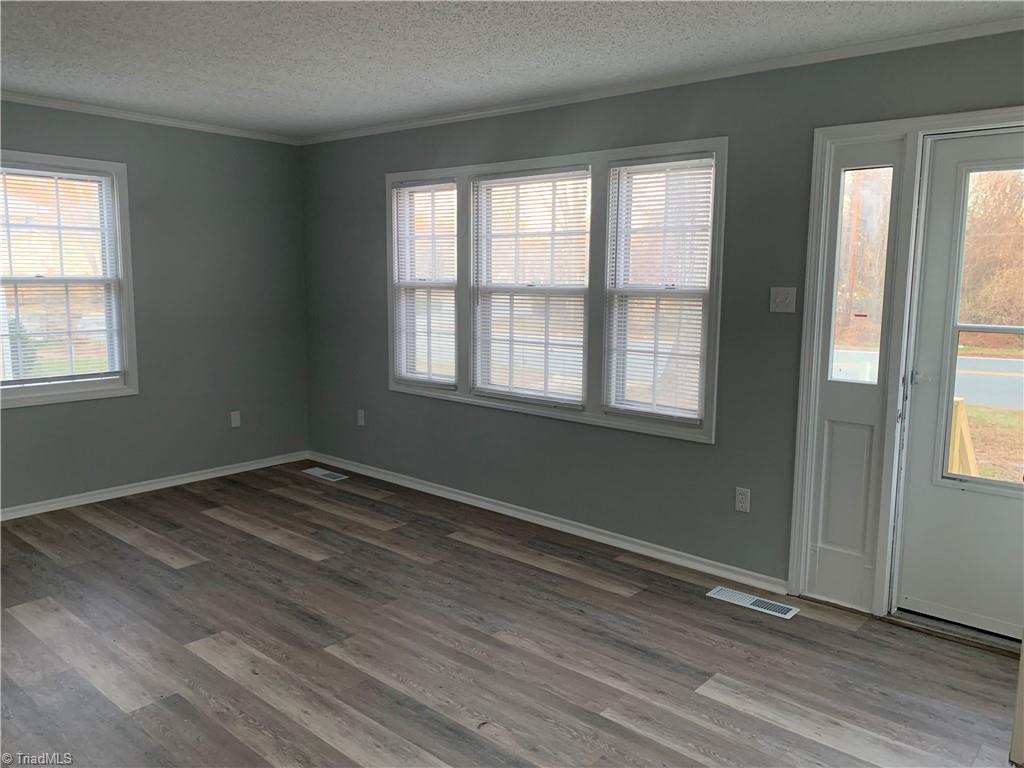 property viewer photo 3