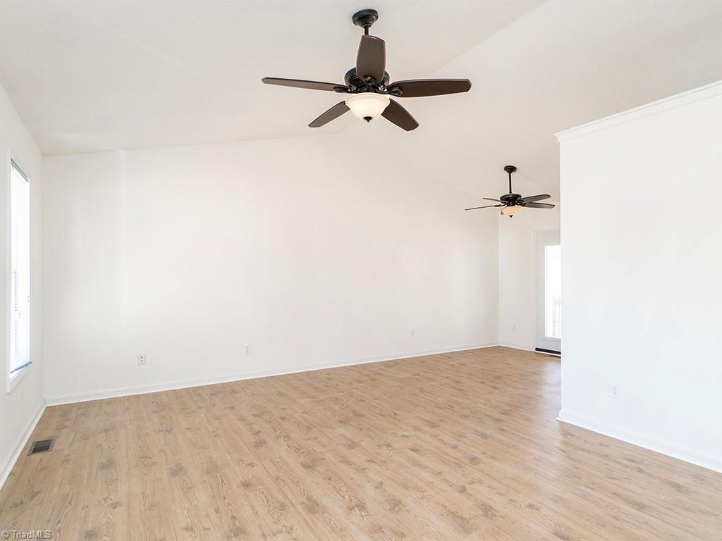 property viewer photo 3