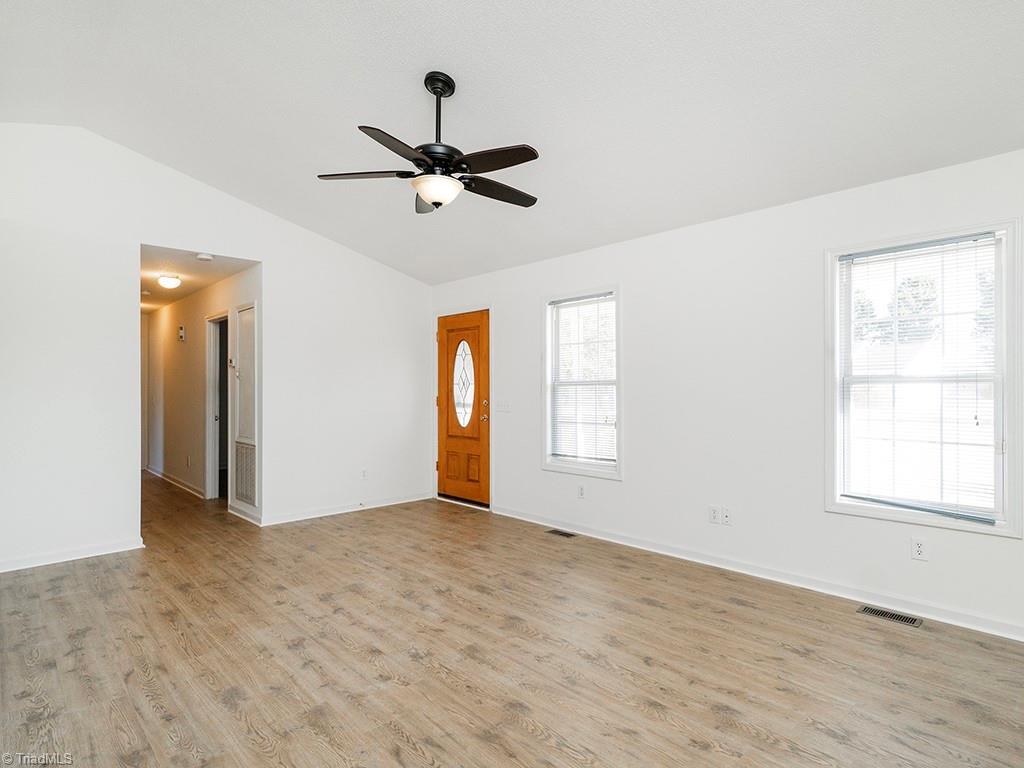 property viewer photo 5