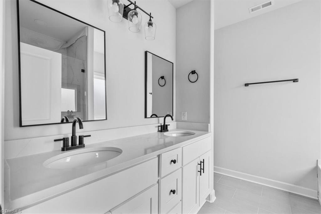 property viewer photo 23