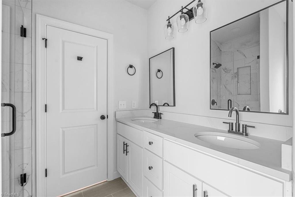 property viewer photo 24