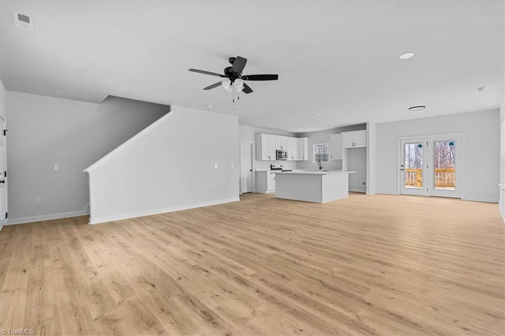 property viewer photo 3