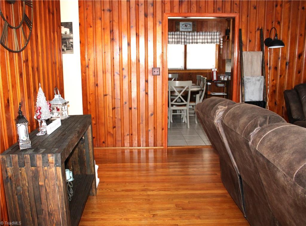 property viewer photo 2