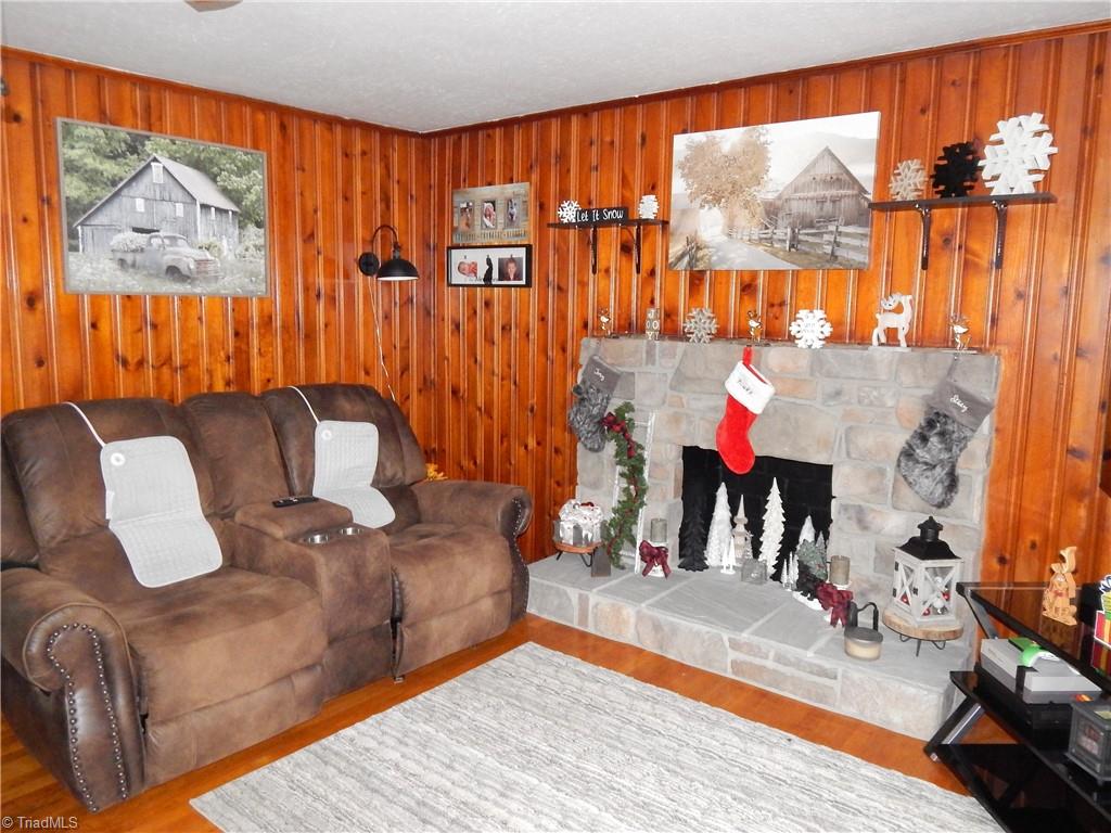 property viewer photo 3