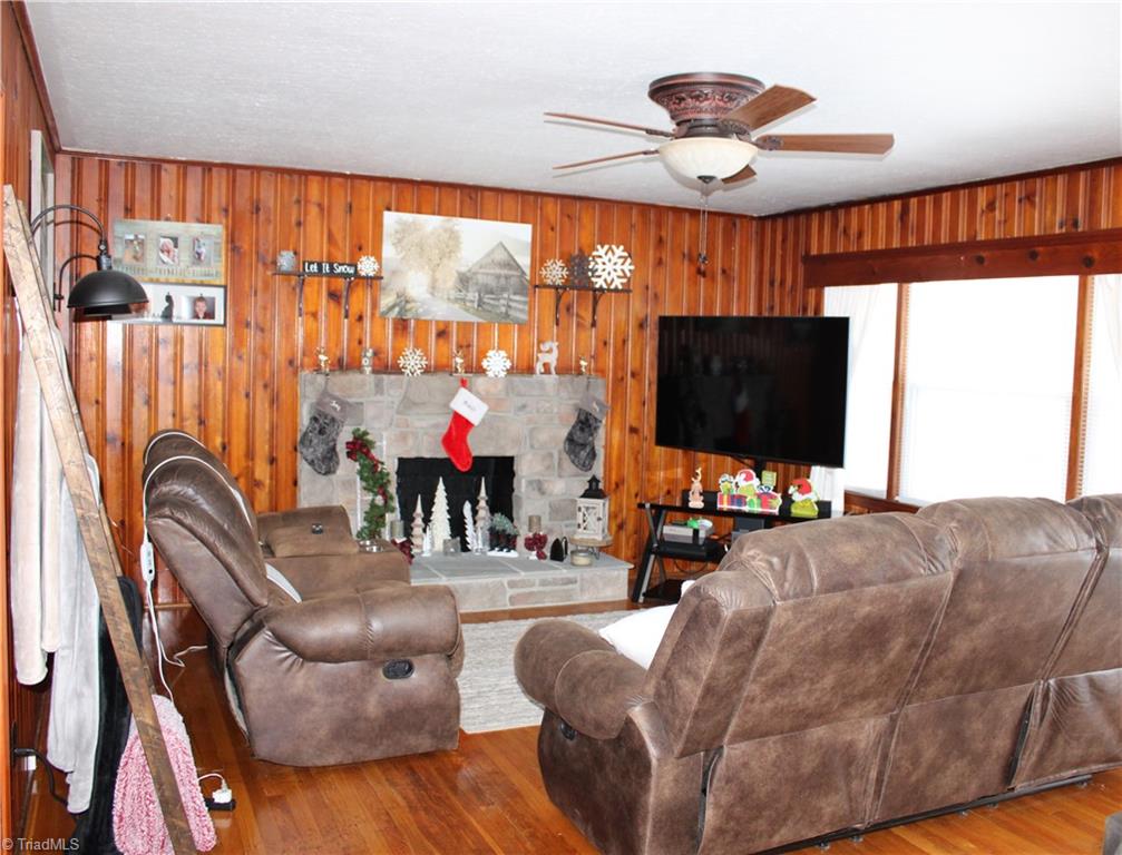 property viewer photo 6