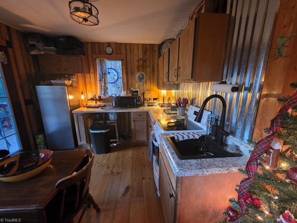property viewer photo 9