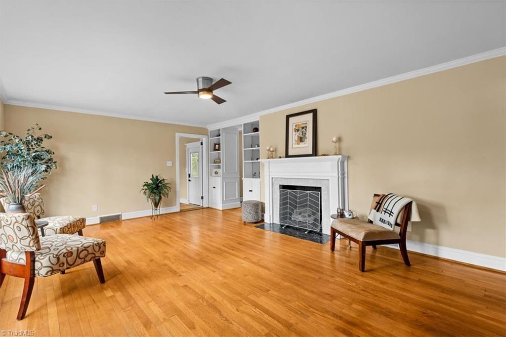 property viewer photo 3