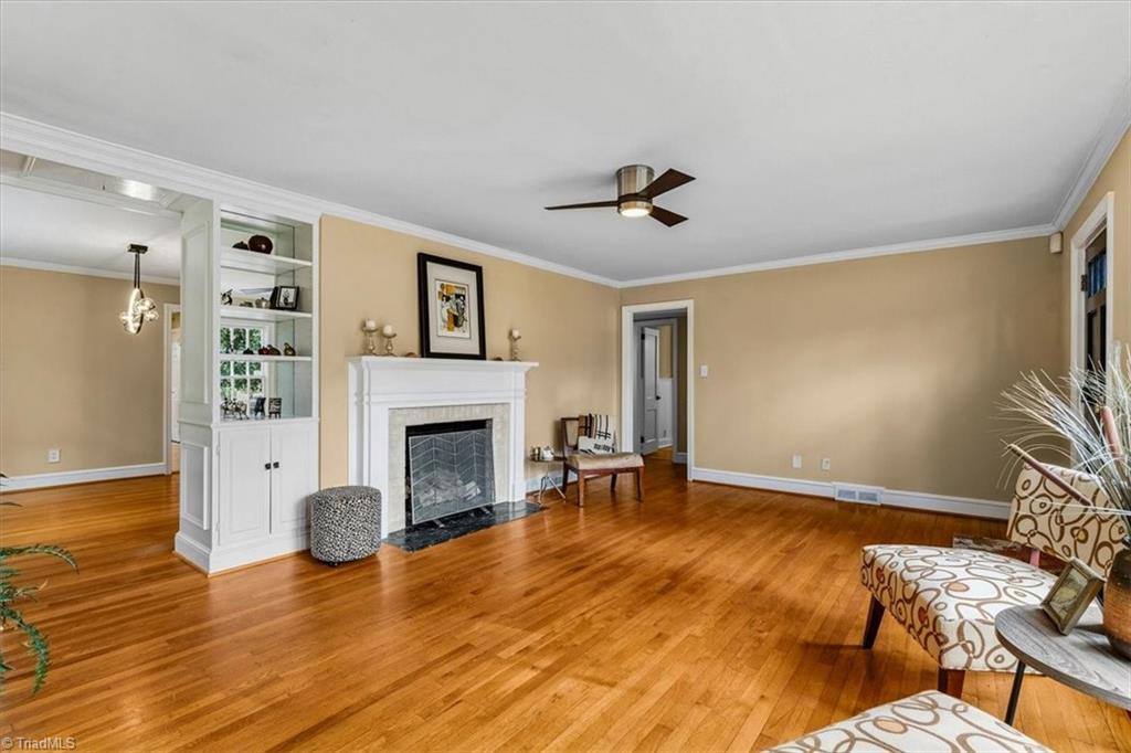 property viewer photo 6