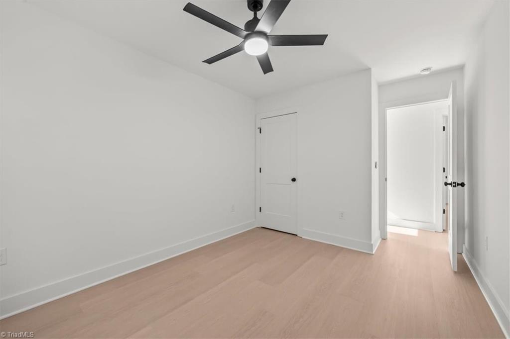property viewer photo 13