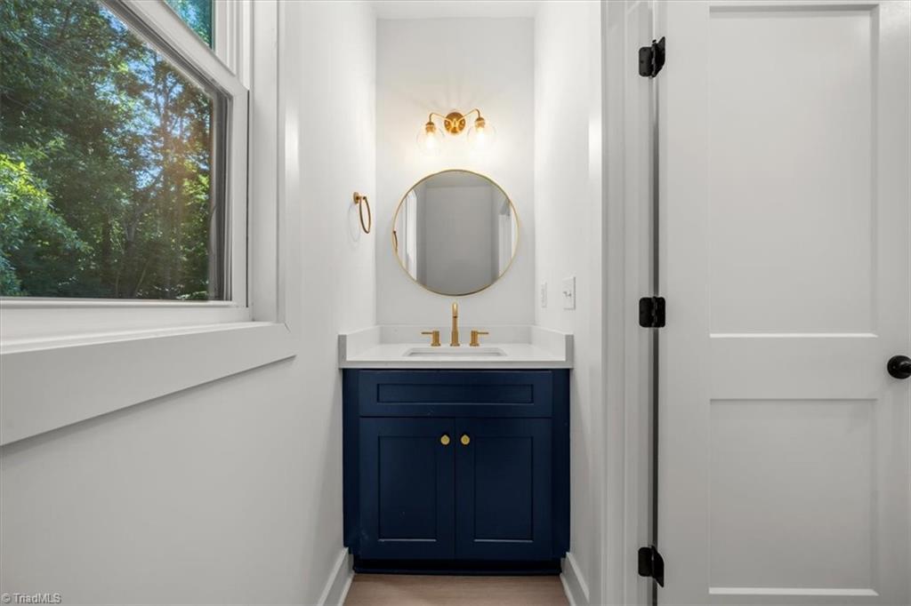 property viewer photo 19