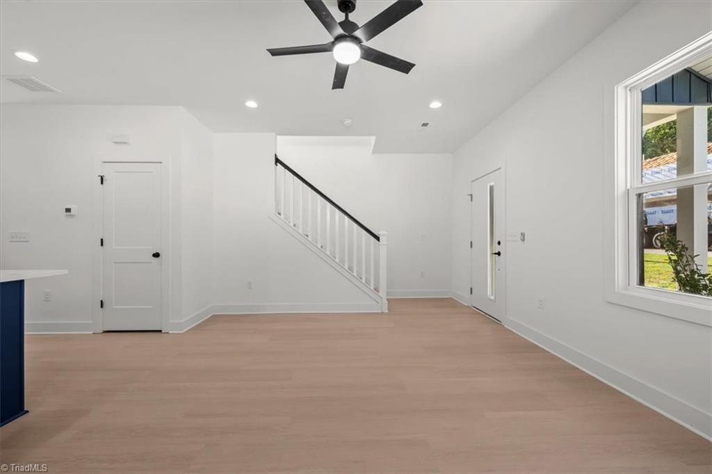 property viewer photo 2