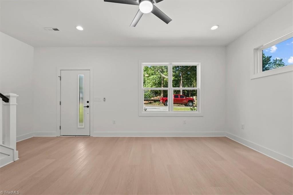property viewer photo 25