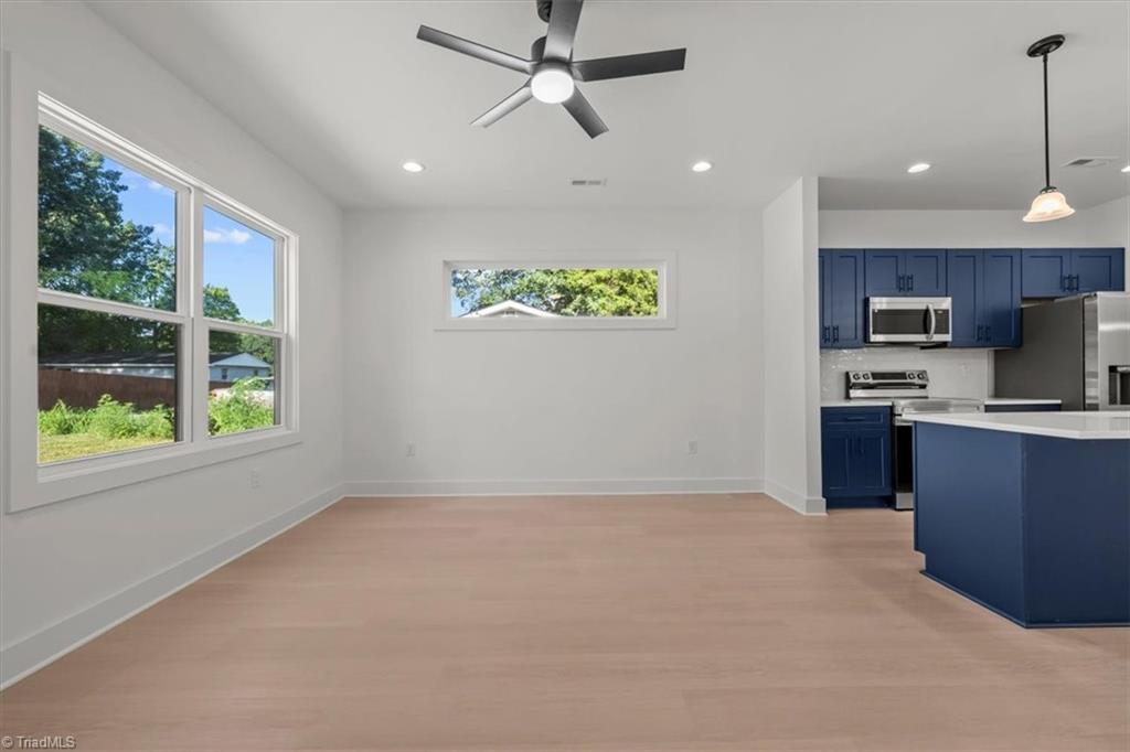 property viewer photo 3