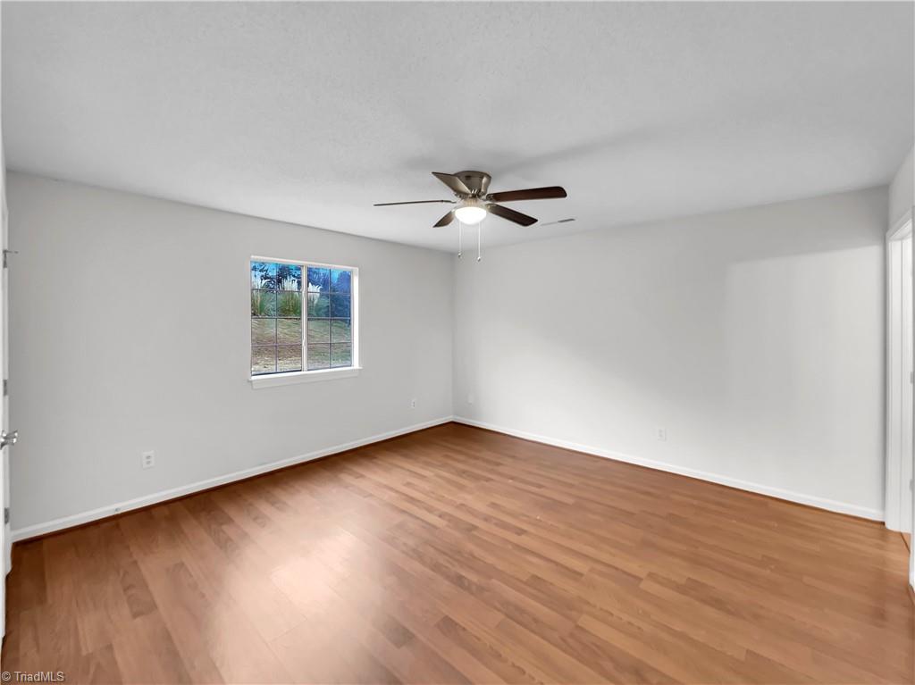 property viewer photo 16