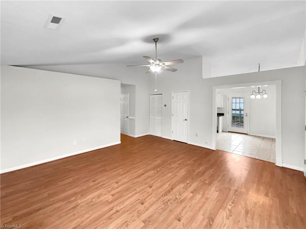 property viewer photo 2