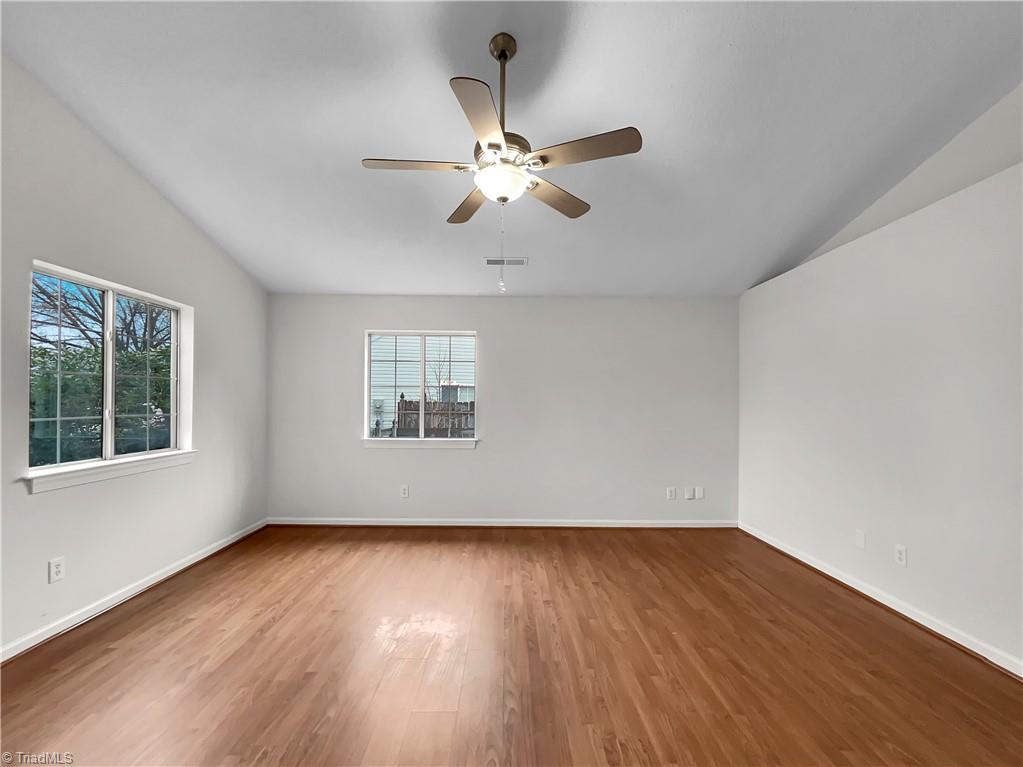 property viewer photo 7
