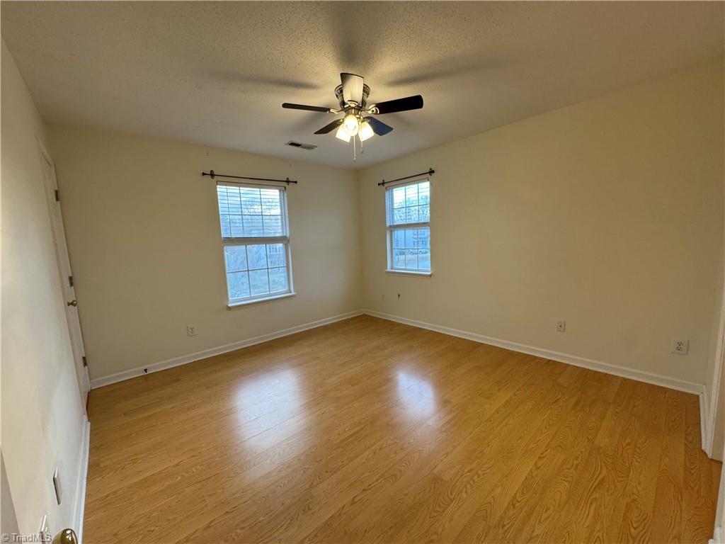 property viewer photo 16