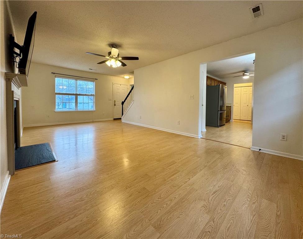 property viewer photo 7
