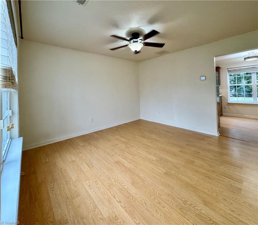 property viewer photo 9