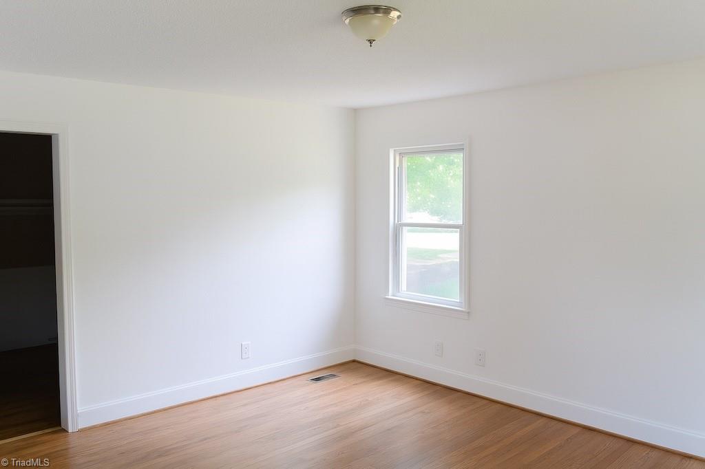 property viewer photo 7