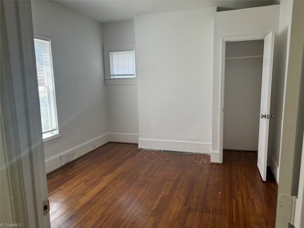 property viewer photo 3