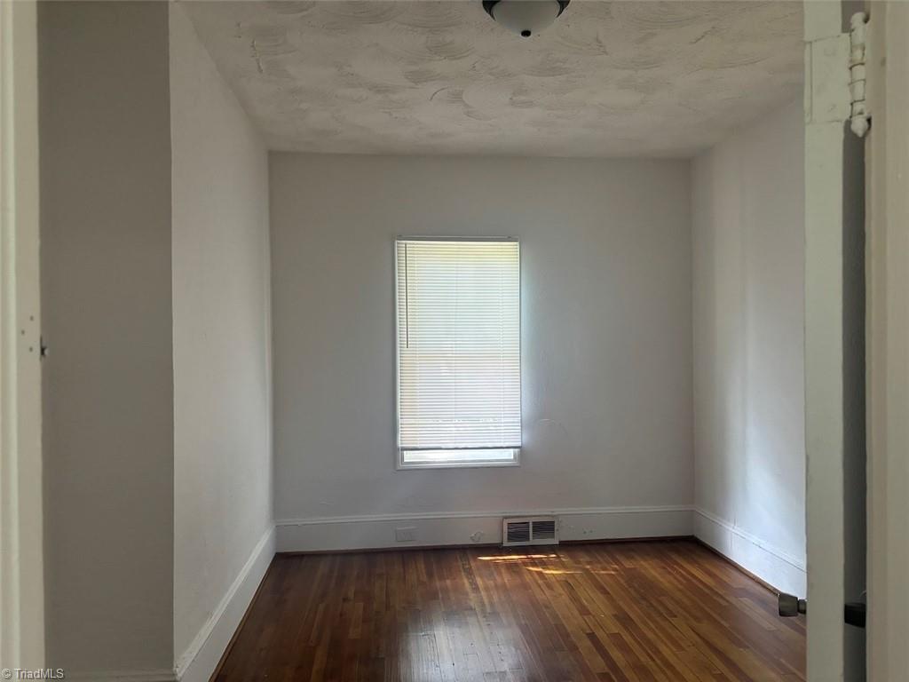 property viewer photo 9