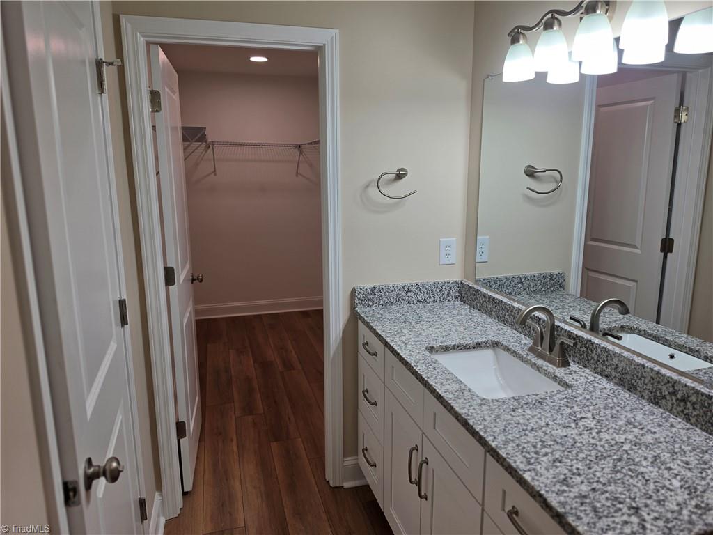 property viewer photo 11