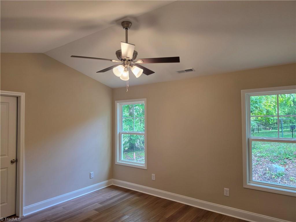 property viewer photo 9