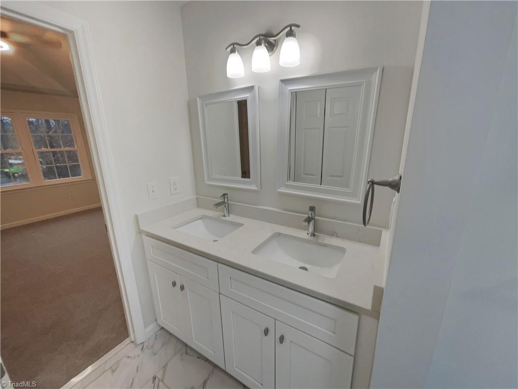 property viewer photo 20