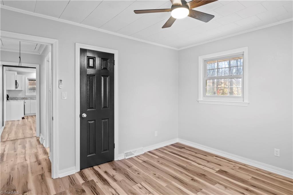 property viewer photo 26