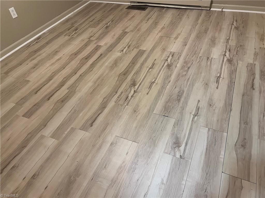 property viewer photo 5