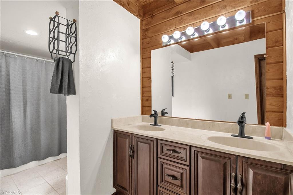 property viewer photo 23