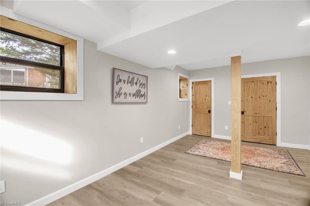 property viewer photo 36