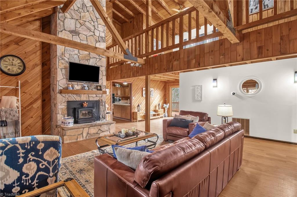 property viewer photo 8