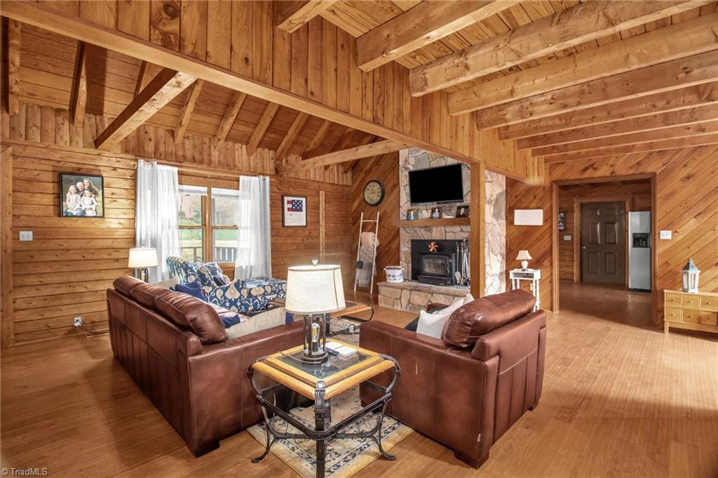 property viewer photo 9