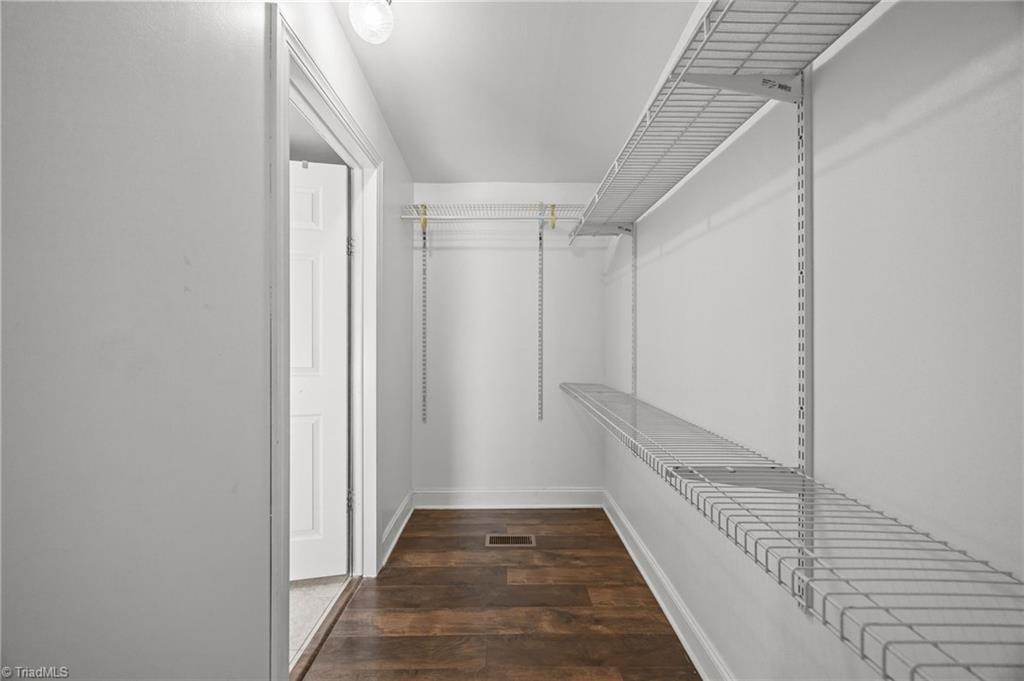 property viewer photo 25