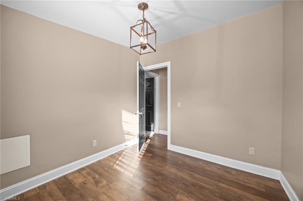 property viewer photo 36