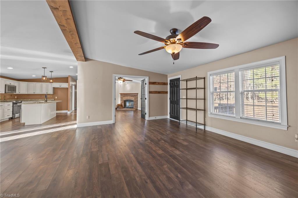 property viewer photo 4