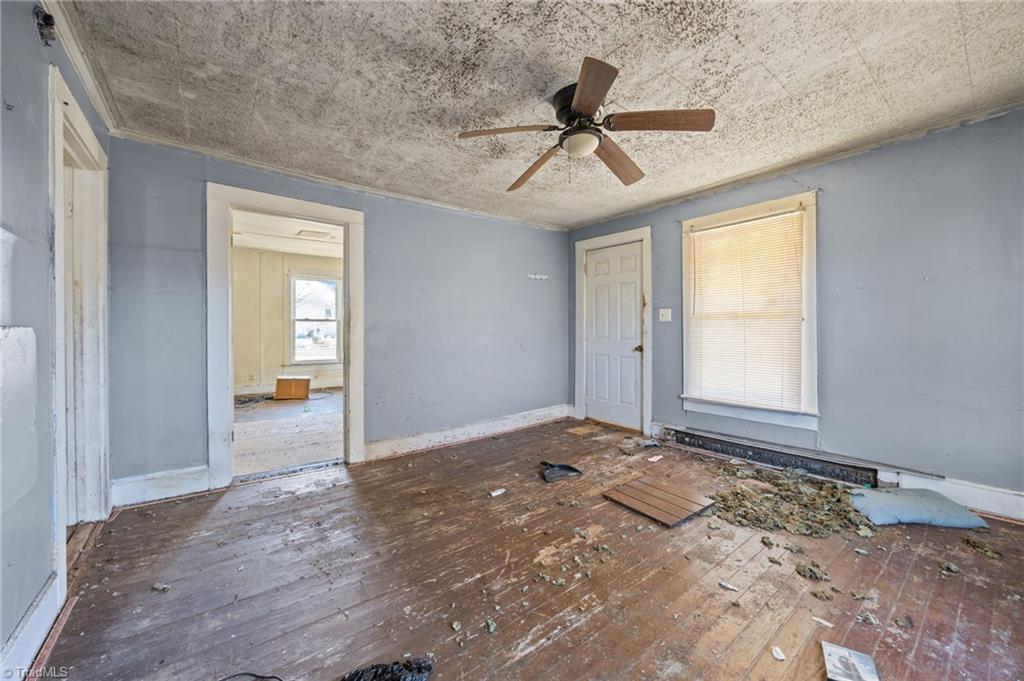 property viewer photo 7