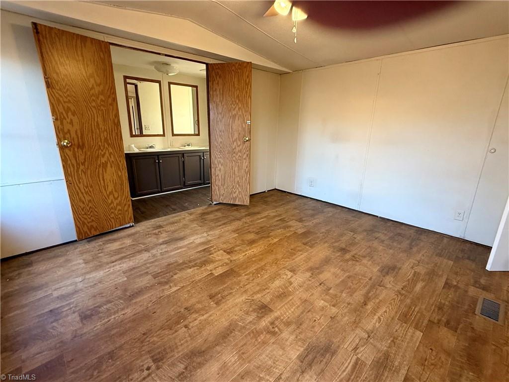 property viewer photo 12